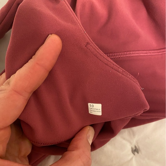 Lululemon bra size 10 - Picture 2 of 3